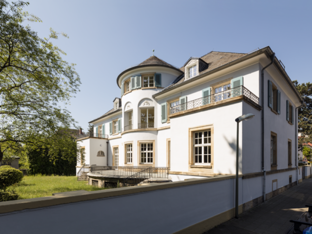 Kernsanierung einer Villa in Karlsruhe - Krüger Architektur